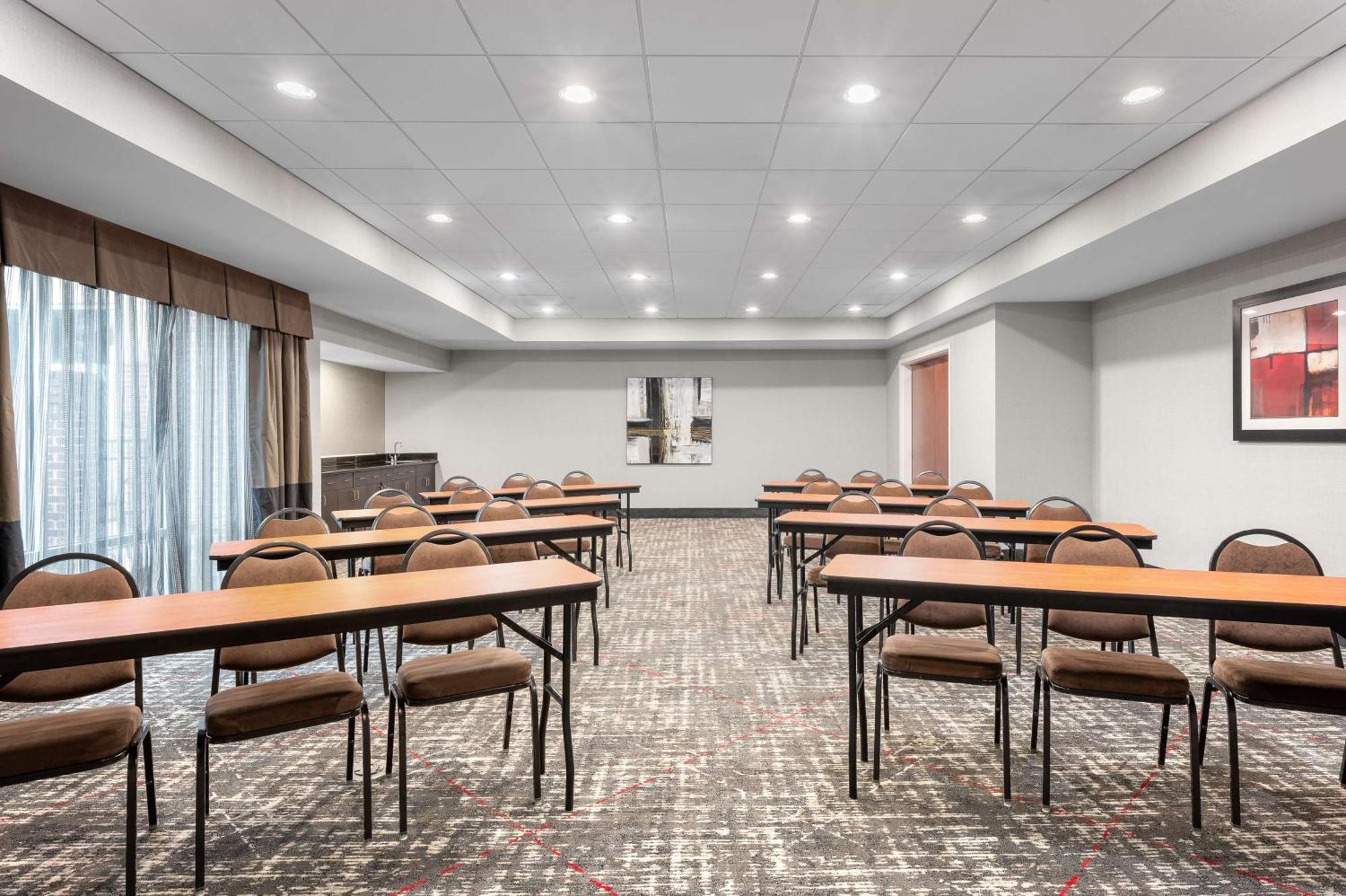 Hampton Atlanta Hotel